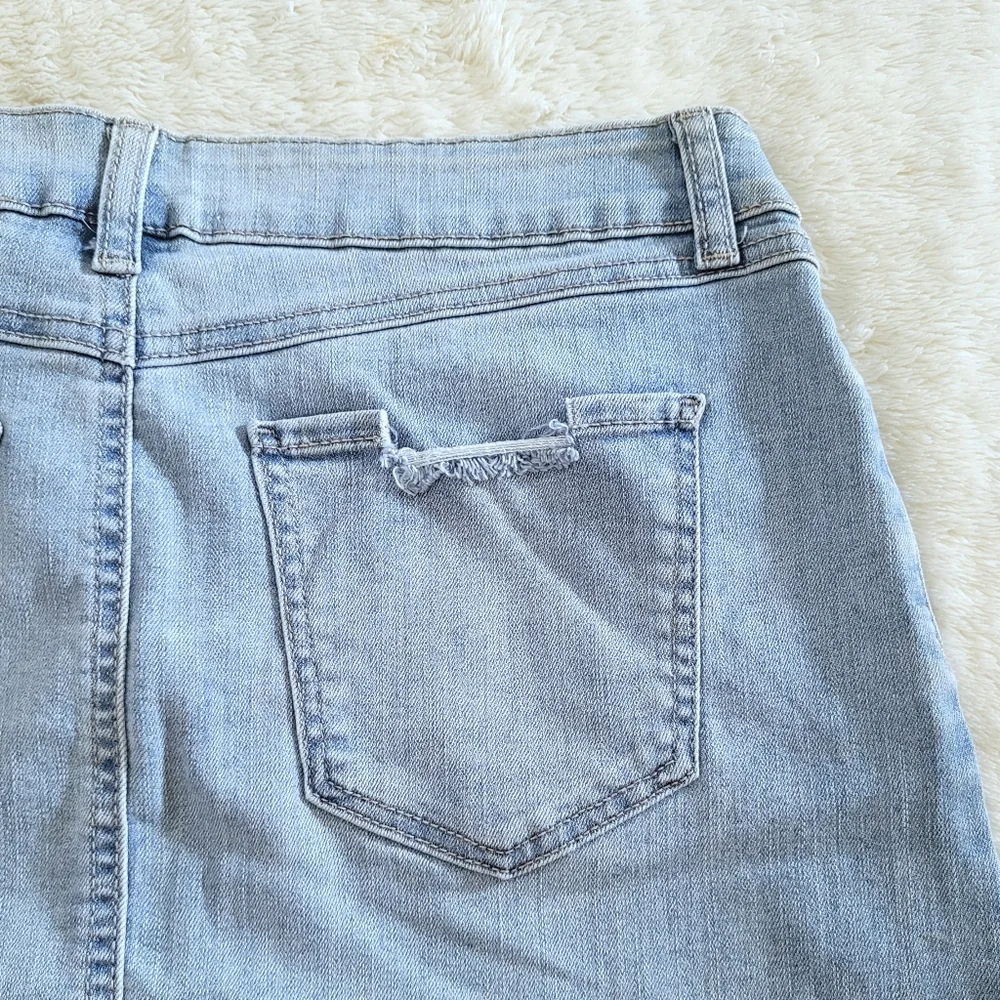 ✨️HP✨️ Rewash Distressed😫 